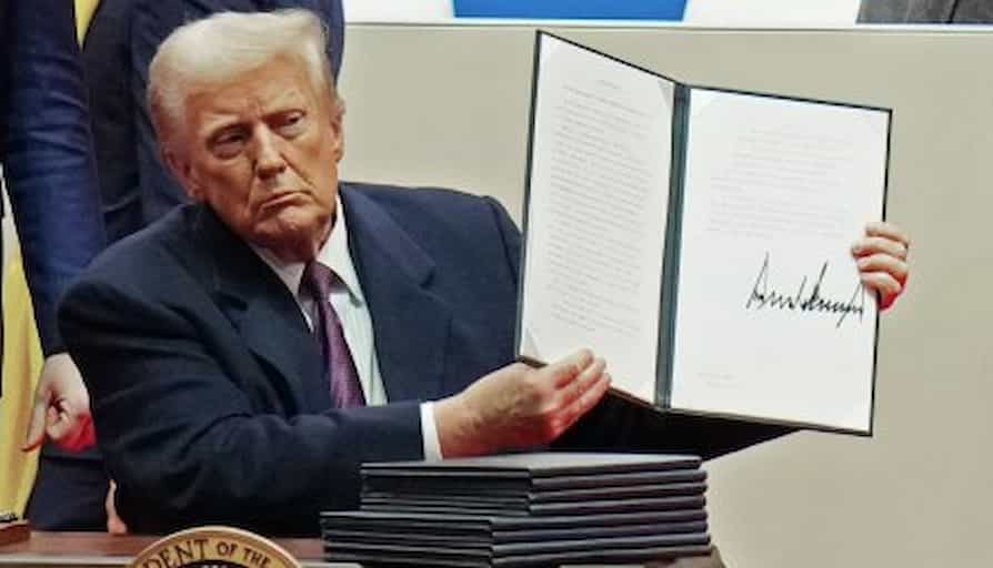 TRUMP SIGNS EXECUTIVE ORDER TO SHUT DOWN ALL BIOWEAPON FUNDING — WUHAN LAB, FAUCI, AND DEEP STATE EXPOSED FOR USING TAXPAYER MONEY TO CREATE DEADLY VIRUSES!