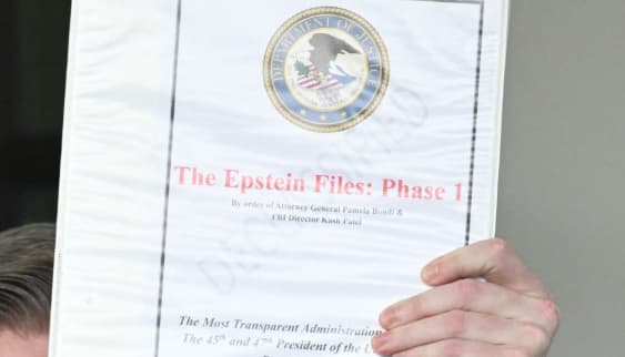 TRUCKLOAD of Epstein Files Delivered to Pam Bondi – DOJ Now Says “There’s No List”?! The Deep State Is ERASING Evidence in Real Time!